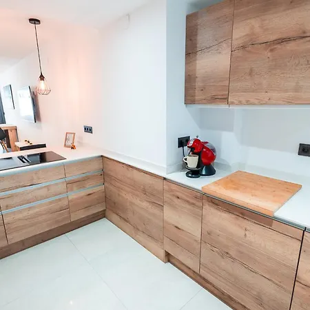 Luxurious In Near Apartment *